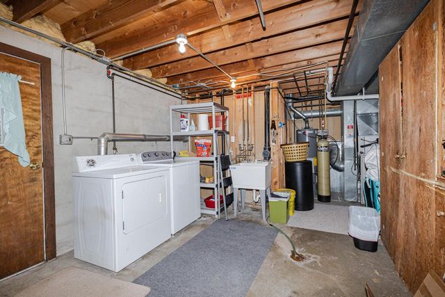 1442 N Lapham STREET, Oconomowoc, WI 53066