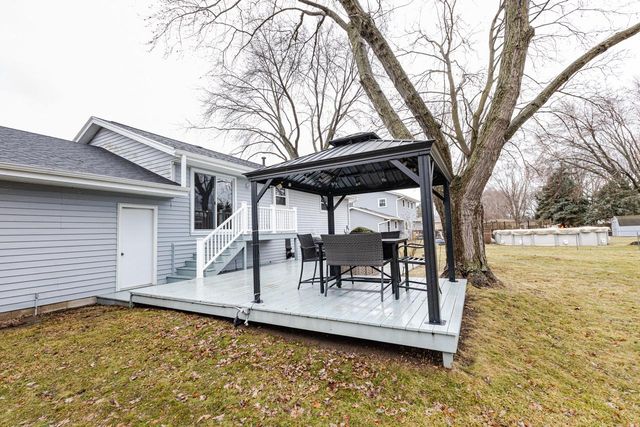 1442 N Lapham STREET, Oconomowoc, WI 53066