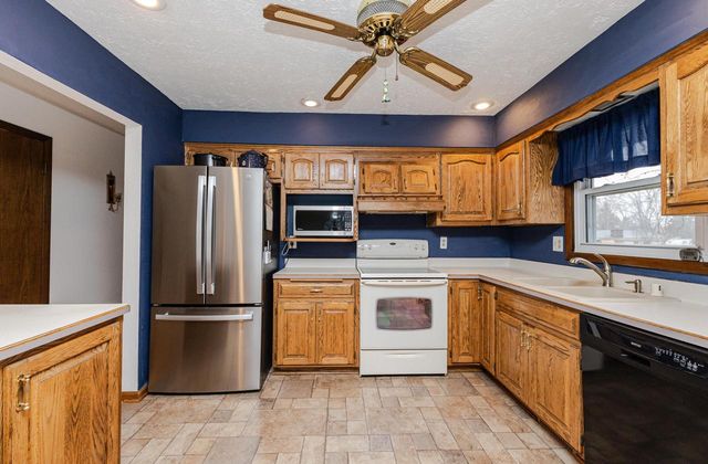 1442 N Lapham STREET, Oconomowoc, WI 53066