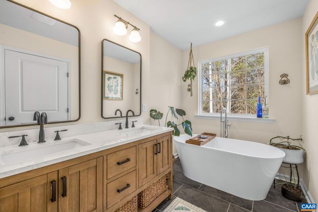 1229 PEACH GROVE RD, Louisa, VA 23093