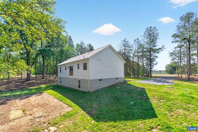 1229 PEACH GROVE RD, Louisa, VA 23093