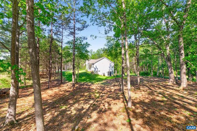 1229 PEACH GROVE RD, Louisa, VA 23093