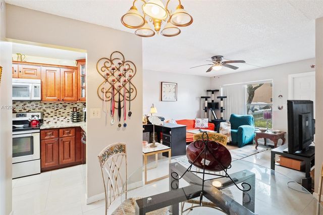 10053 Winding Lake Rd 101, Sunrise, FL 33351