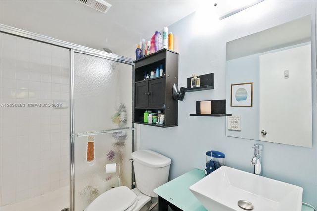 10053 Winding Lake Rd 101, Sunrise, FL 33351