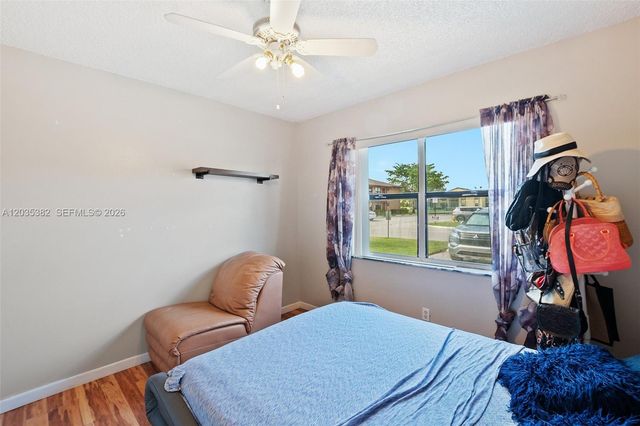 10053 Winding Lake Rd 101, Sunrise, FL 33351