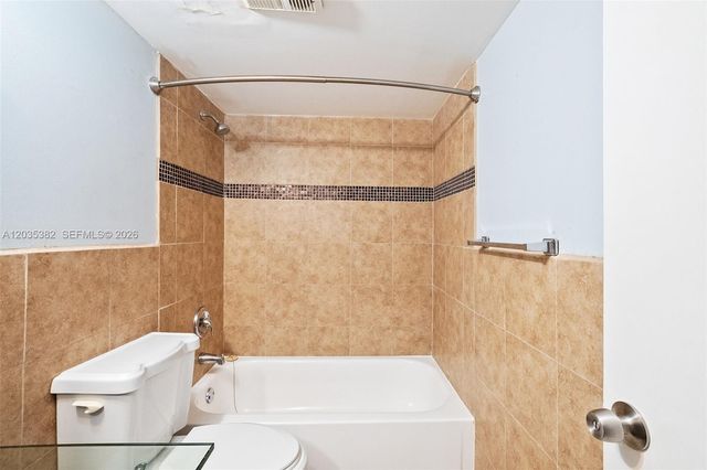 10053 Winding Lake Rd 101, Sunrise, FL 33351