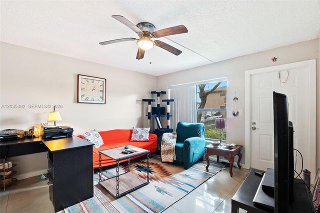 10053 Winding Lake Rd 101, Sunrise, FL 33351