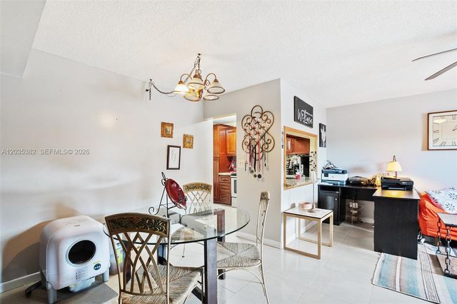 10053 Winding Lake Rd 101, Sunrise, FL 33351