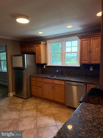 121 MACDADE RD, Phoenixville, PA 19460