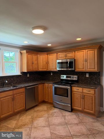 121 MACDADE RD, Phoenixville, PA 19460