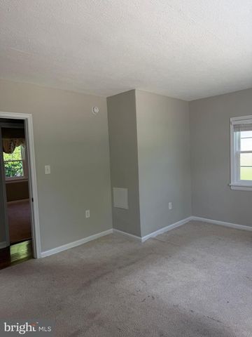 121 MACDADE RD, Phoenixville, PA 19460