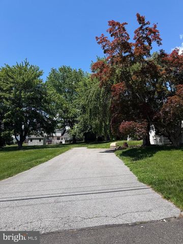 121 MACDADE RD, Phoenixville, PA 19460