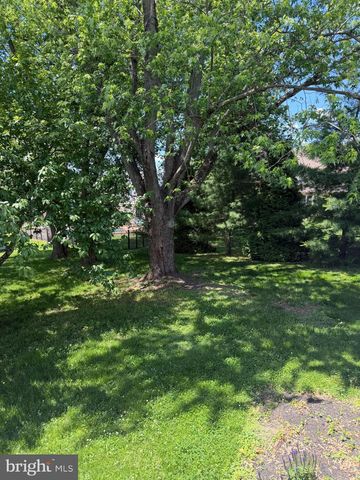 121 MACDADE RD, Phoenixville, PA 19460