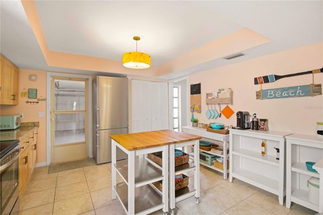 7354 W COUNTRY CLUB DRIVE N, Sarasota, FL 34243