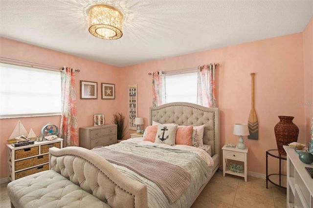 7354 W COUNTRY CLUB DRIVE N, Sarasota, FL 34243