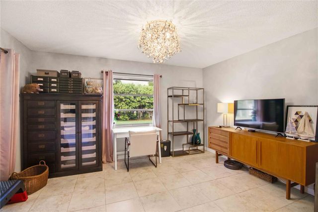 7354 W COUNTRY CLUB DRIVE N, Sarasota, FL 34243