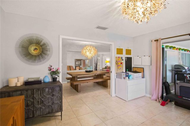 7354 W COUNTRY CLUB DRIVE N, Sarasota, FL 34243