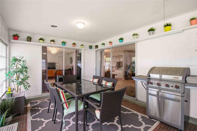 7354 W COUNTRY CLUB DRIVE N, Sarasota, FL 34243