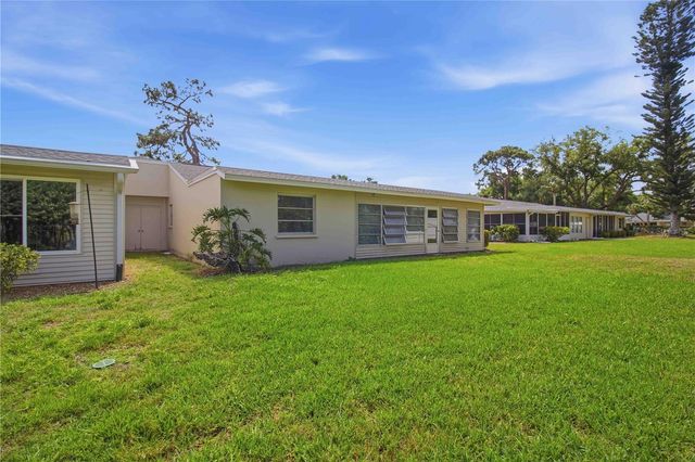 7354 W COUNTRY CLUB DRIVE N, Sarasota, FL 34243