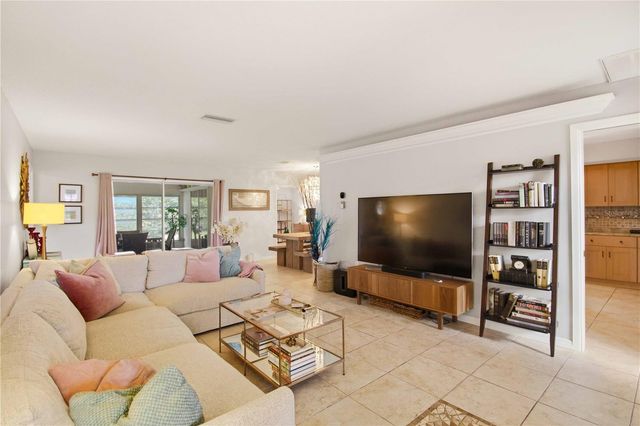 7354 W COUNTRY CLUB DRIVE N, Sarasota, FL 34243