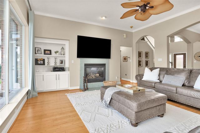 364 Bayshore Drive, Montgomery, TX 77356