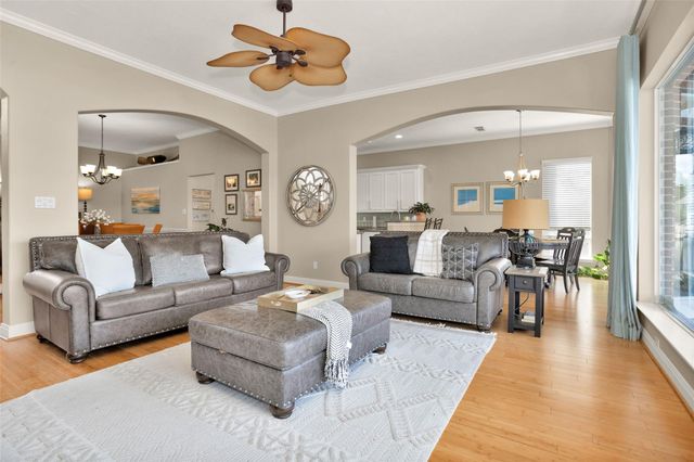 364 Bayshore Drive, Montgomery, TX 77356