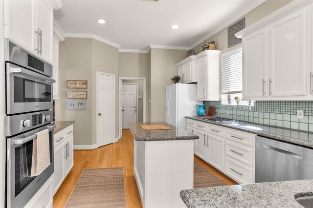 364 Bayshore Drive, Montgomery, TX 77356