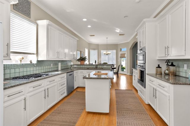 364 Bayshore Drive, Montgomery, TX 77356