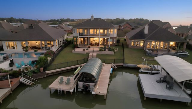 364 Bayshore Drive, Montgomery, TX 77356