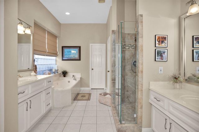 364 Bayshore Drive, Montgomery, TX 77356