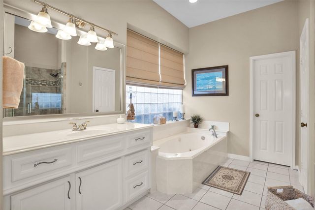 364 Bayshore Drive, Montgomery, TX 77356