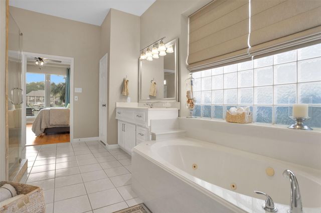 364 Bayshore Drive, Montgomery, TX 77356