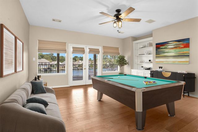 364 Bayshore Drive, Montgomery, TX 77356