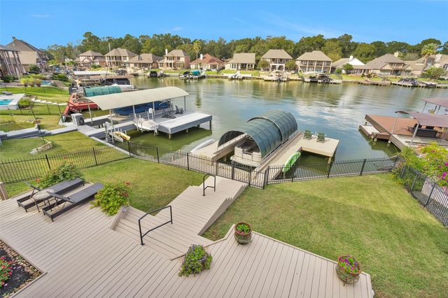 364 Bayshore Drive, Montgomery, TX 77356