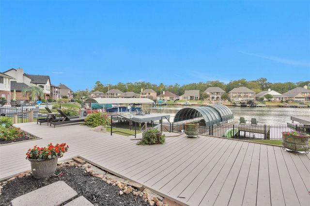 364 Bayshore Drive, Montgomery, TX 77356