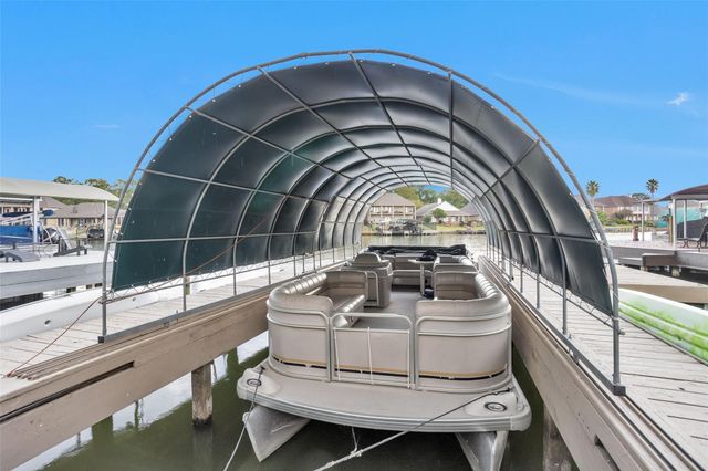 364 Bayshore Drive, Montgomery, TX 77356