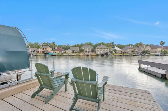 364 Bayshore Drive, Montgomery, TX 77356