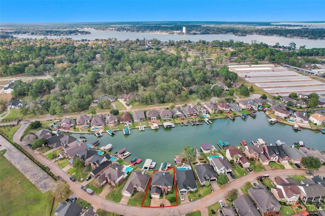 364 Bayshore Drive, Montgomery, TX 77356