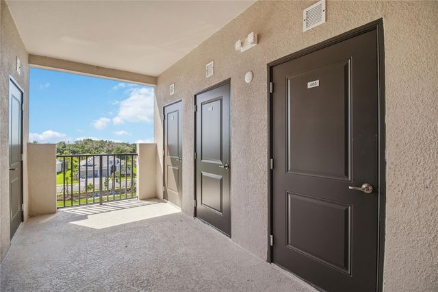 19116 SCALLOP LOOP 403, Lakewood Ranch, FL 34211