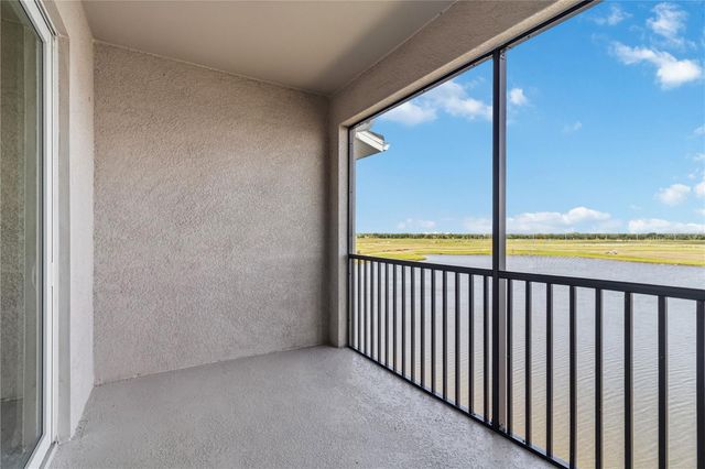 19116 SCALLOP LOOP 403, Lakewood Ranch, FL 34211