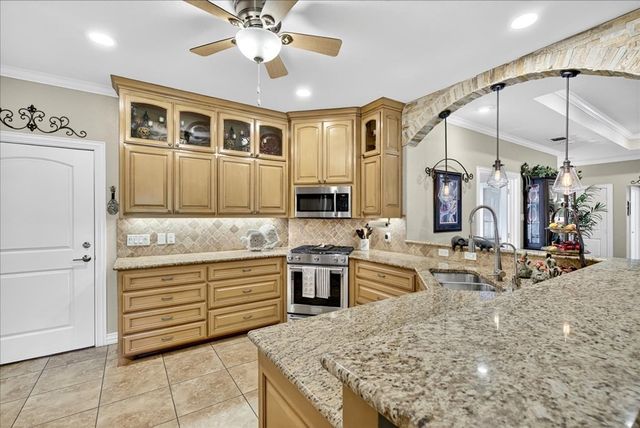 18070 Country Club Drive, Kemp, TX 75143