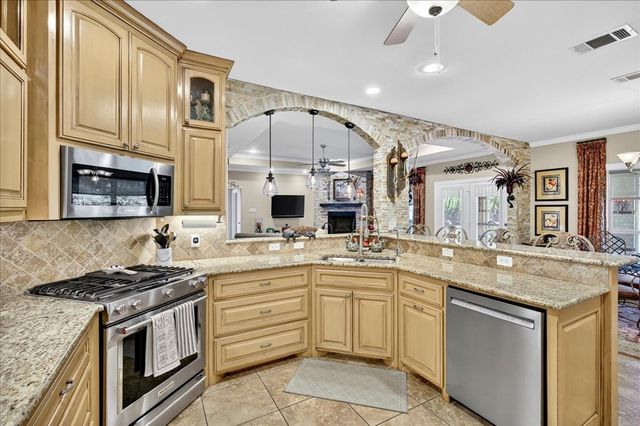 18070 Country Club Drive, Kemp, TX 75143