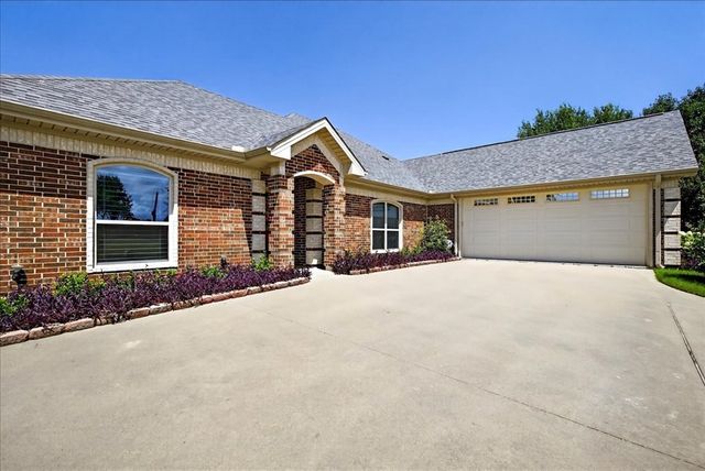 18070 Country Club Drive, Kemp, TX 75143