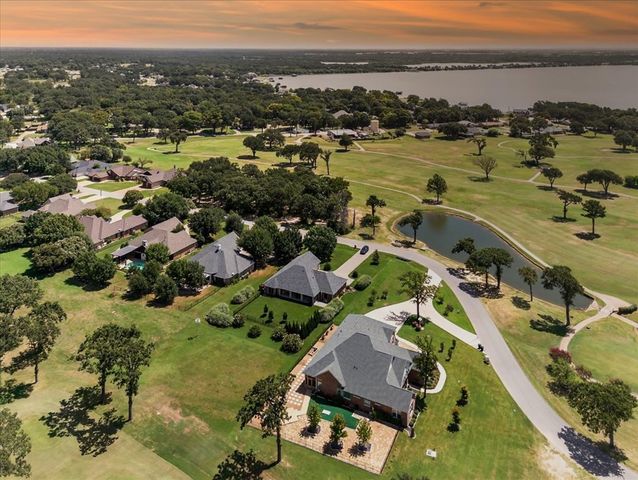 18070 Country Club Drive, Kemp, TX 75143