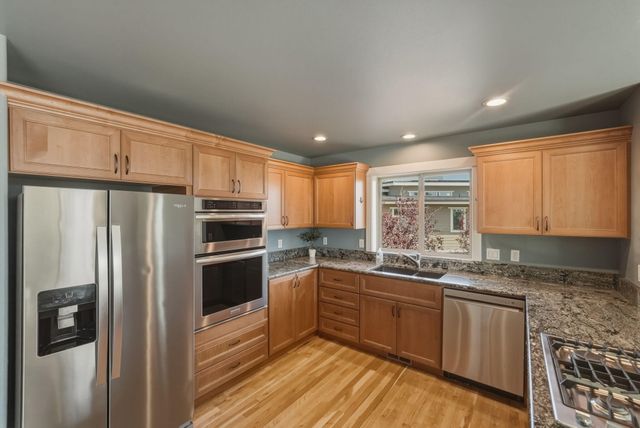 2409 NW Hillpine Court, Bend, OR 97703
