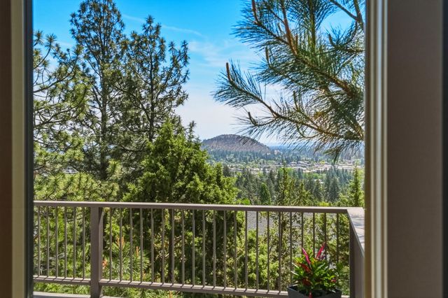2409 NW Hillpine Court, Bend, OR 97703