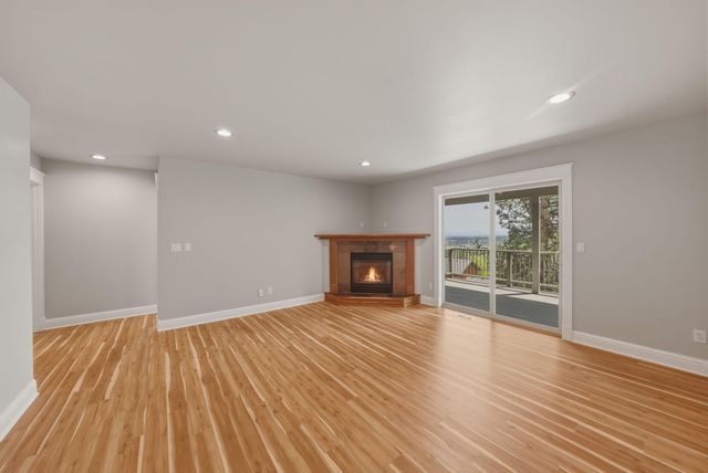 2409 NW Hillpine Court, Bend, OR 97703