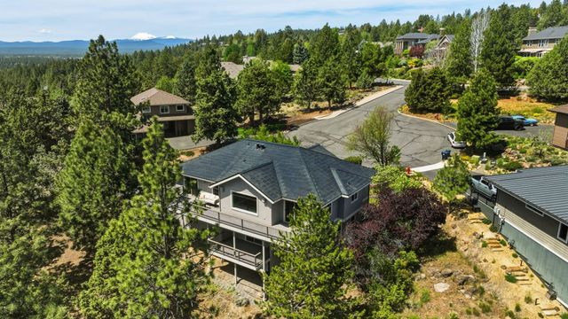 2409 NW Hillpine Court, Bend, OR 97703
