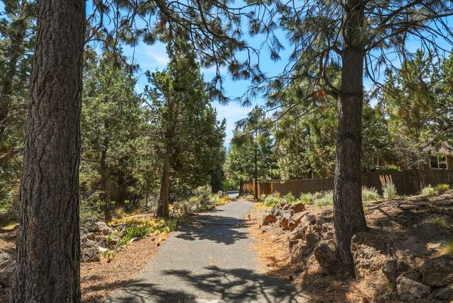 2409 NW Hillpine Court, Bend, OR 97703