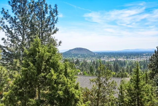 2409 NW Hillpine Court, Bend, OR 97703